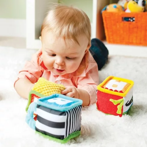 Infantino Discover & Play készségfejlesztő kockák