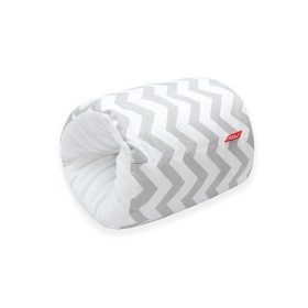 Scamp karra húzható szoptatós párna zig-zag