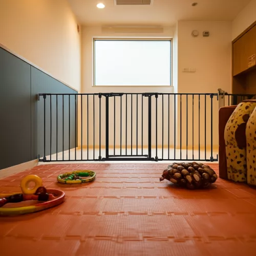 Dreambaby Discovery 3 biztonsági ajtórács 74,5-195 cm - fekete