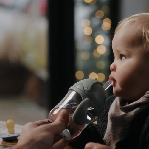 Mininor szívószálas itatópohár 330 ml - égkék