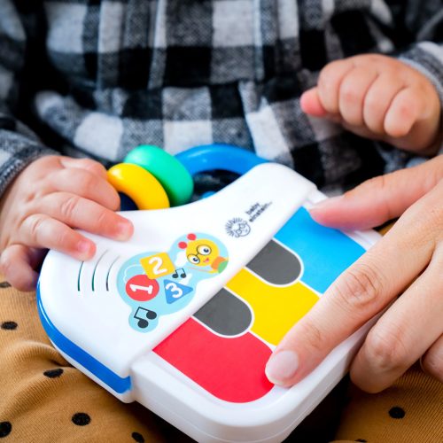 BABY EINSTEIN Zenélő játék Piano - 3hó+