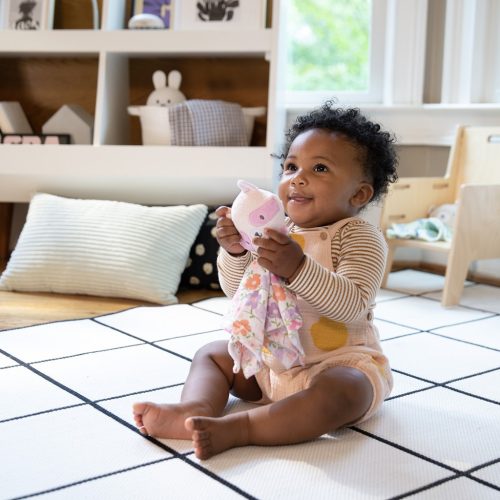 INGENUITY Morzsolókendő Cozy Lovey – Deni™ 0hó+