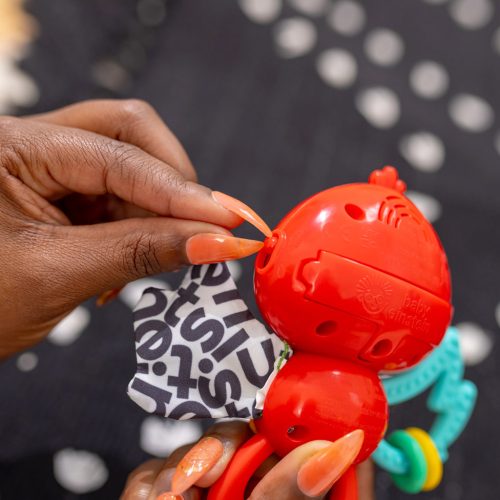 Baby Einstein Zenélő érzékszervi játék Roxy's Bright Flight™ - 3hó+