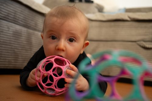 OBALL Játék Oball™ Classic 10 cm 0hó + AQUAINT 50 ml - mix színek