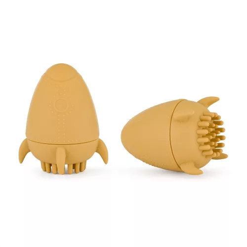 Petite&Mars Szilikon fürdőjáték kefével Splashy Rocket Intense Ochre 6m+