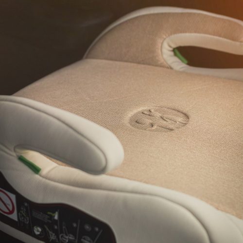 Petite&Mars Optimus Pro i-Size ülésmagasító 125 -150 cm (22-36 kg) - Caramel Brown