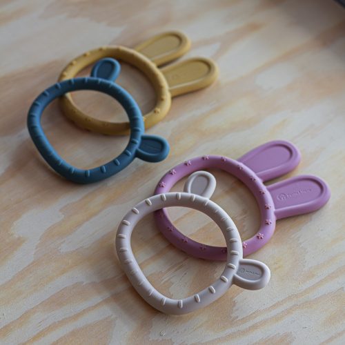 Petite&Mars Szilikon rágóka, Bunny, Dusty Rose, 0 hó+