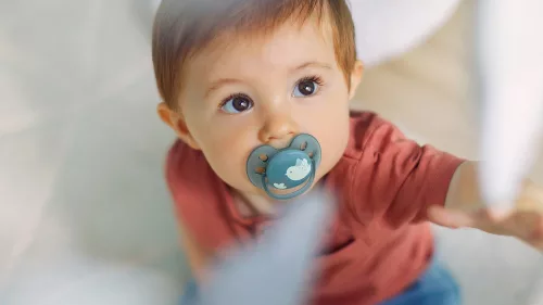 Avent SCF092/04 kék játszócumi, ultrasoft premium, 6-18 hó, 1 db