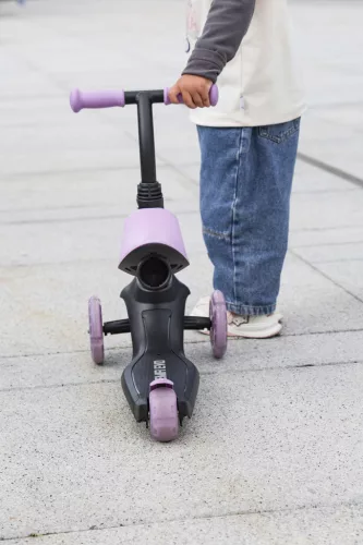 QPLAY Futóbicikli/roller Sema Evo LED fényekkel 1 - 6 év 50 kg-ig - Violet