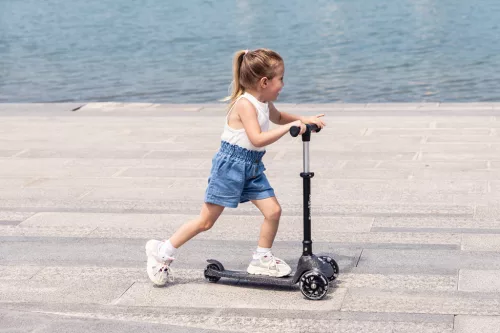 QPlay Sparkling gyerek roller LED világító kerekekkel - Nude Pink