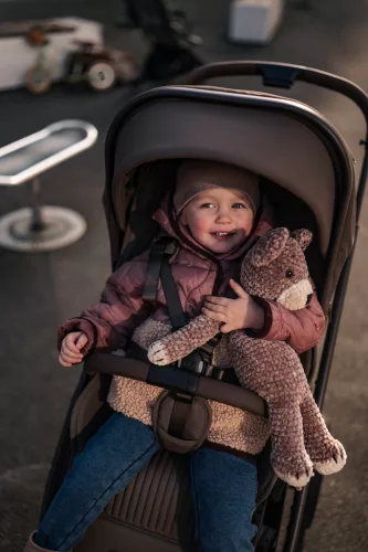 EASYWALKER Kombinált babakocsi Zoey Almond Taupe + CYBEX Aton B2 i-Size + bázis