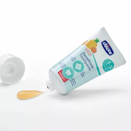 Chicco Vegyes gyümölcs ízű fogkrém 50 ml fluoridos xilittel Tuttifrutti 1-5 éves korra