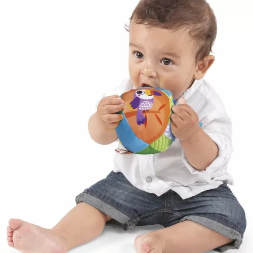 Chicco Soft Ball puha csörgős textil labda babakocsi-játék