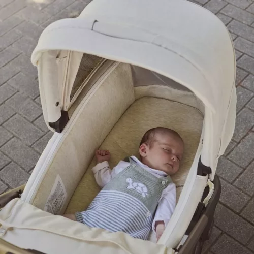 Chicco Flexi mózeskosár csak szettben kapható a Bellagio babakocsihoz Kory Plus hordozóval