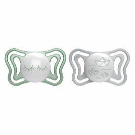   Chicco Physio Forma® Light Glow 16-36hó éjszakai cumi 2db foszforeszkálós karimával - világítós