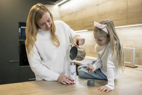 Zopa 400 ml-es termosz szilikon fogantyúval, pisztáciazöld Pistacio green