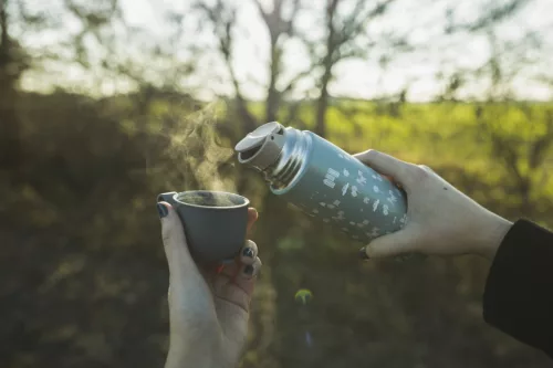 Zopa 400 ml-es termosz szilikon fogantyúval, hegyvidék Mountains