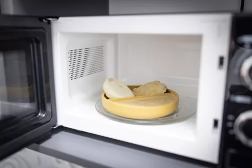 Zopa Szilikon osztott tányér tapadókoronggal - mustársárga Mustard Yellow