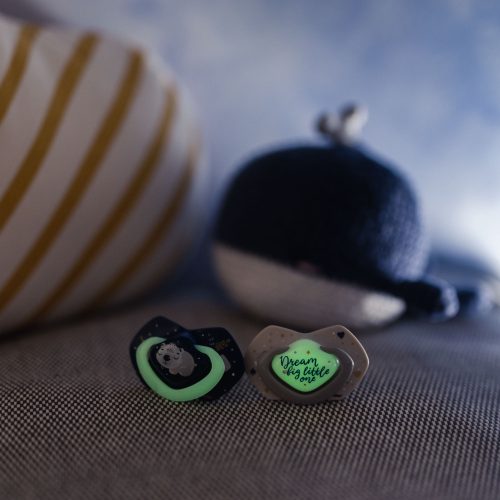 Canpol babies Sötétben világító, szimmetrikus szilikoncumi-készlet, Light touch, 0-6hó, SLEEPY KOALA, 2 db