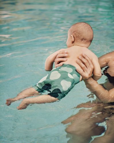 Vimse magas derekú úszópelenka - Green Shapes