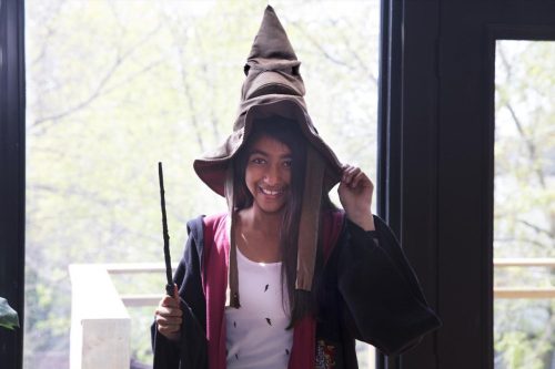 YuMe Harry Potter Teszlek Süveg 43 cm, magyarul beszélő