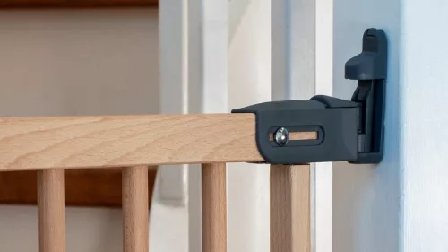 BabyDan Magas biztonsági kapu lépcsőhöz Mona fa 65-110 cm