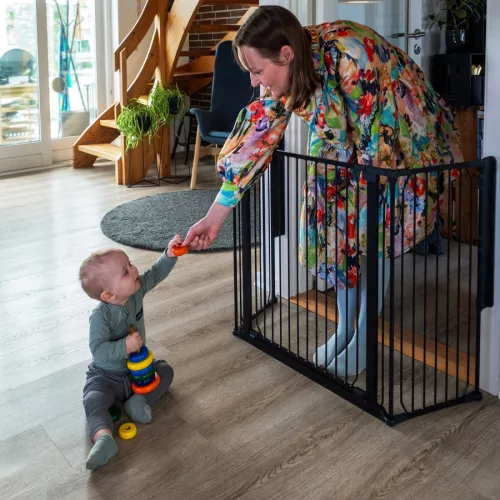 BabyDan Univerzális térkorlát Carl Wide - fekete