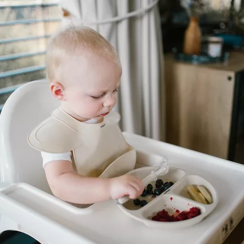 BabyOno háromrekeszes szilikon tányér tapadó aljú - bézs 1482/04