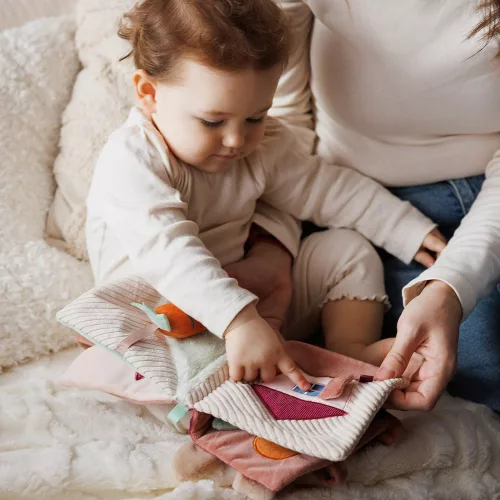 BabyOno Játékkönyv Karolina nyuszi puha 1684