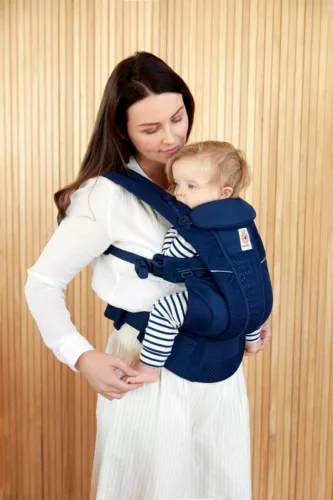 Ergobaby Omni Breeze Hordozó: Midnight Blue / Kék