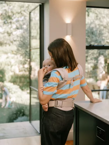 Ergobaby Omni 360 Cool Air Mesh Hordozó: - Pearl Grey / Gyöngy szürke