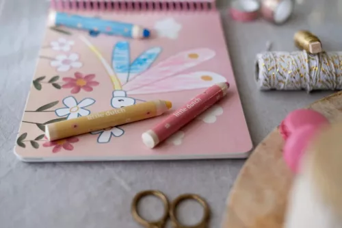 Little Dutch varázsfüzet színesceruzával Rosa és barátai