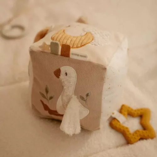 Little Dutch készségfejlesztő plüss kocka - Newborn Naturals